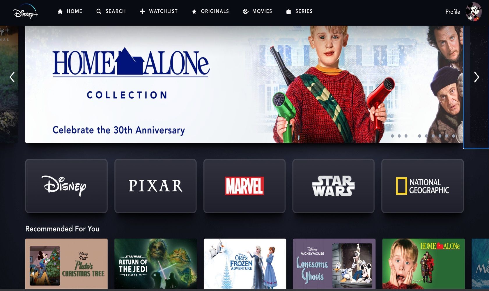 Disney + vs. Netflix: Welches bietet das beste Preis-Leistungs-Verhältnis? - Screenshot Disney Main Page